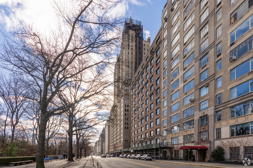 300 Central Park W, New York, NY à vendre - Photo de l’immeuble – Image 3 sur 7