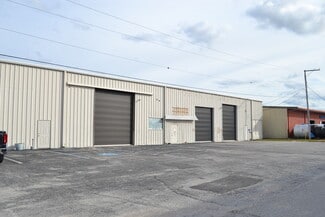 Plus de détails pour 2121-2123 Edgewood Dr, Lakeland, FL - Industriel/Logistique à louer