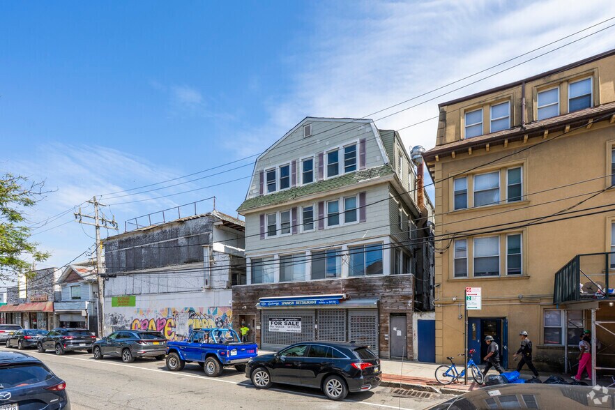 160 Beach 116th St, Rockaway Park, NY à vendre - Photo de l’immeuble – Image 2 sur 4