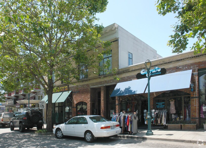 819 Pacific Ave, Santa Cruz, CA à louer - Photo principale – Image 1 sur 3