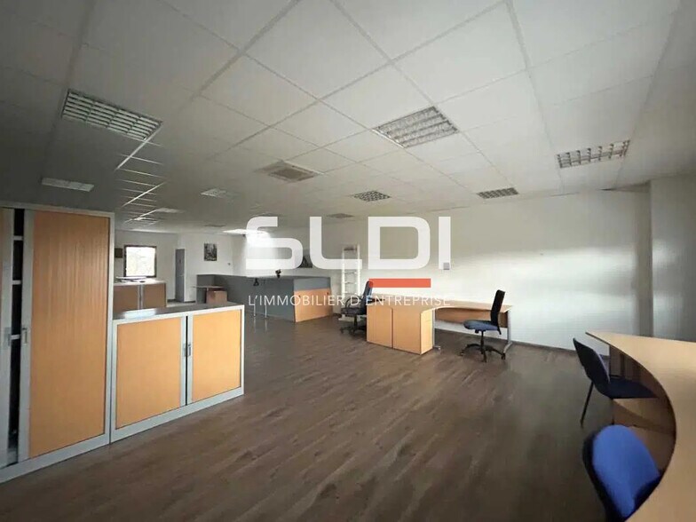 Bureau dans Villefranche-sur-Saône à louer - Photo de l’immeuble – Image 1 sur 4