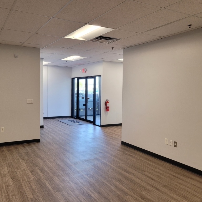 9407-9415 Meridian Way, West Chester, OH à louer Photo de l’immeuble– Image 1 sur 4