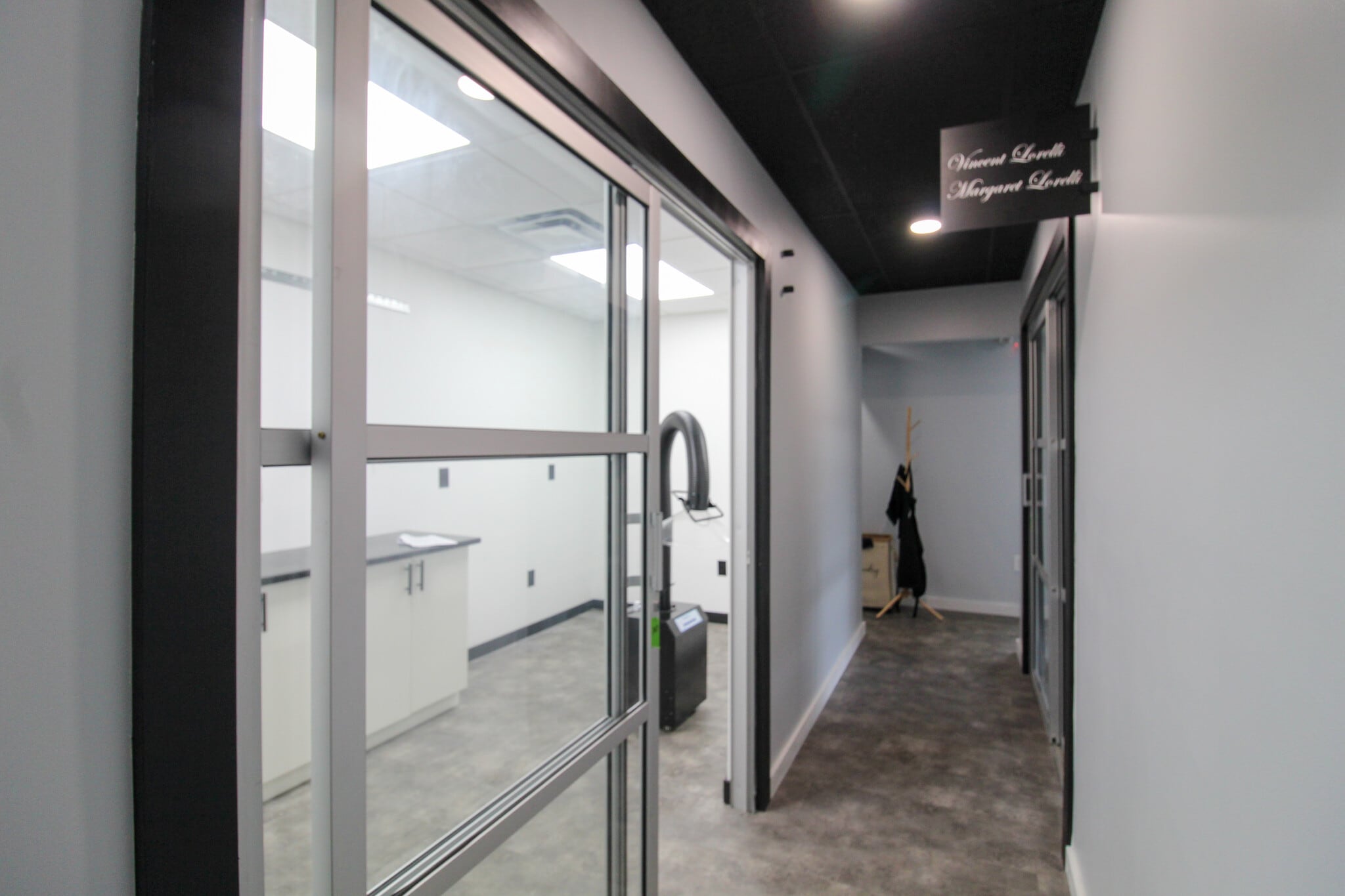 27621 Warren Rd, Garden City, MI à louer Photo intérieure– Image 1 sur 3