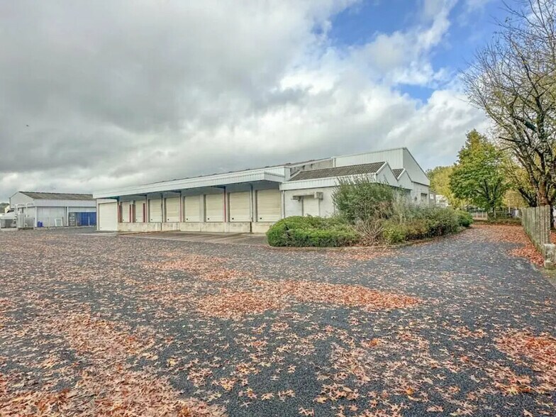 Local d’activités dans BRIVE-LA-GAILLARDE à louer - Photo de l’immeuble – Image 1 sur 3