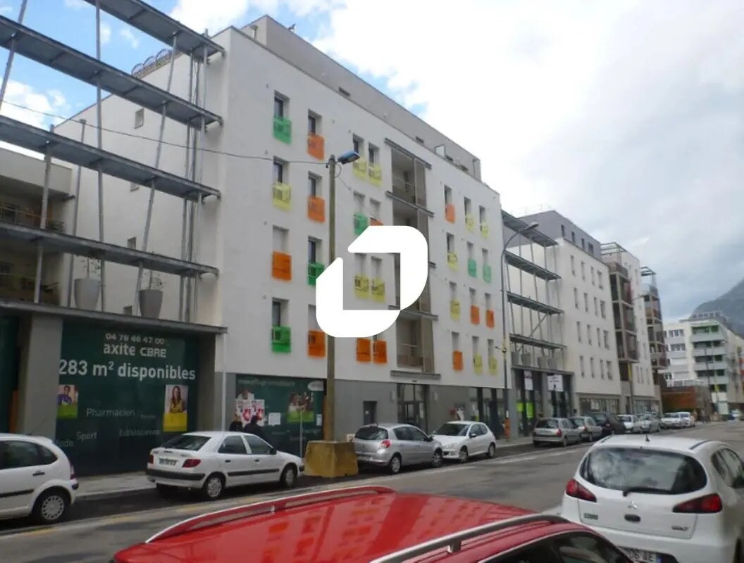 Local commercial dans Grenoble à louer Photo de l’immeuble– Image 1 sur 6