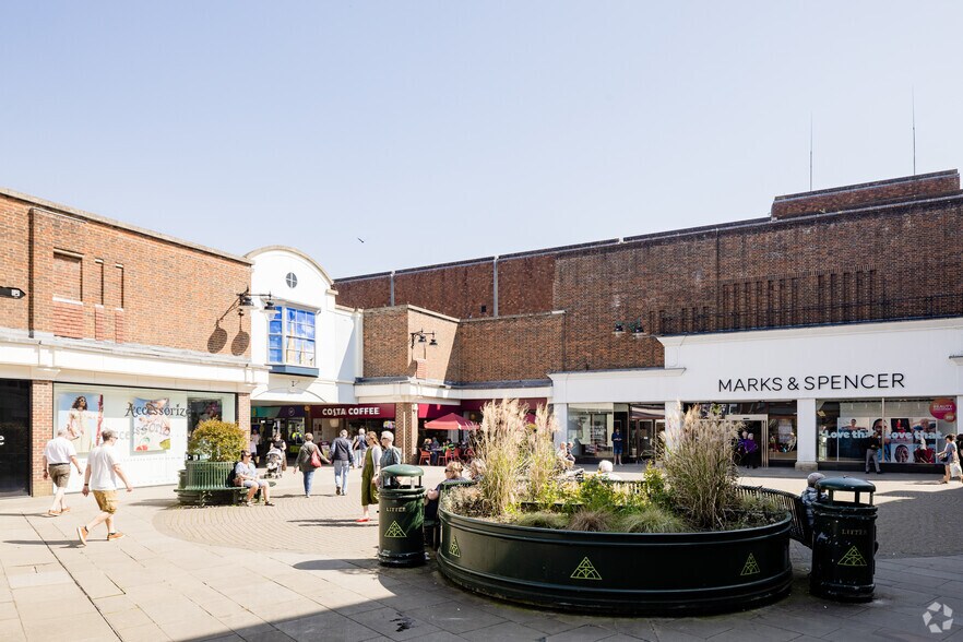 Old George Mall, Salisbury à louer - Photo principale – Image 1 sur 2