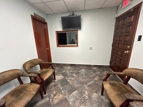 157 N Ocean Ave, Patchogue, NY à louer Photo intérieure– Image 2 sur 16