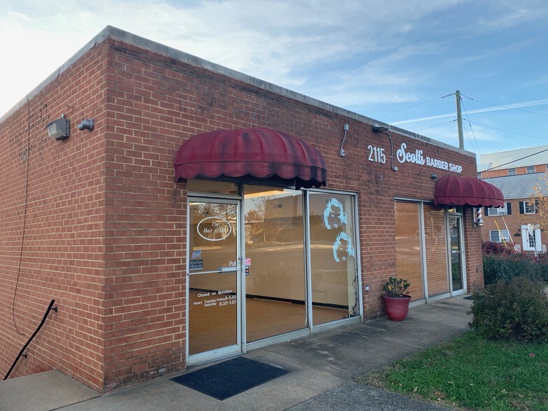 2115 Hydraulic Rd, Charlottesville, VA à louer - Photo de l’immeuble – Image 2 sur 5