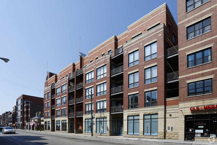 2706 N Halsted St, Chicago, IL à louer - Photo de l’immeuble – Image 3 sur 3