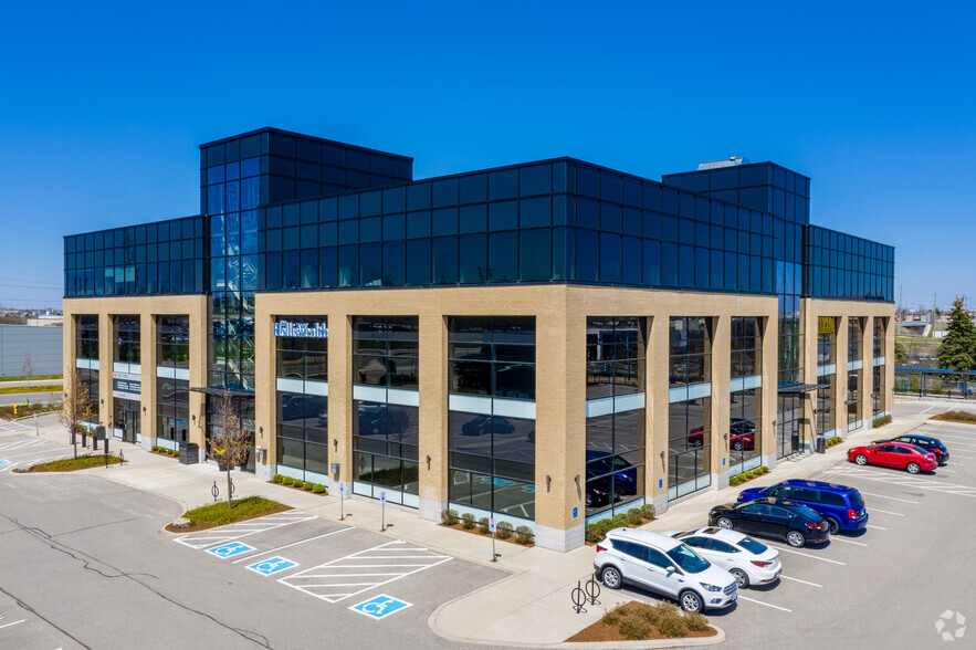 139 Northfield Dr W, Waterloo, ON à louer - Photo principale – Image 1 sur 6