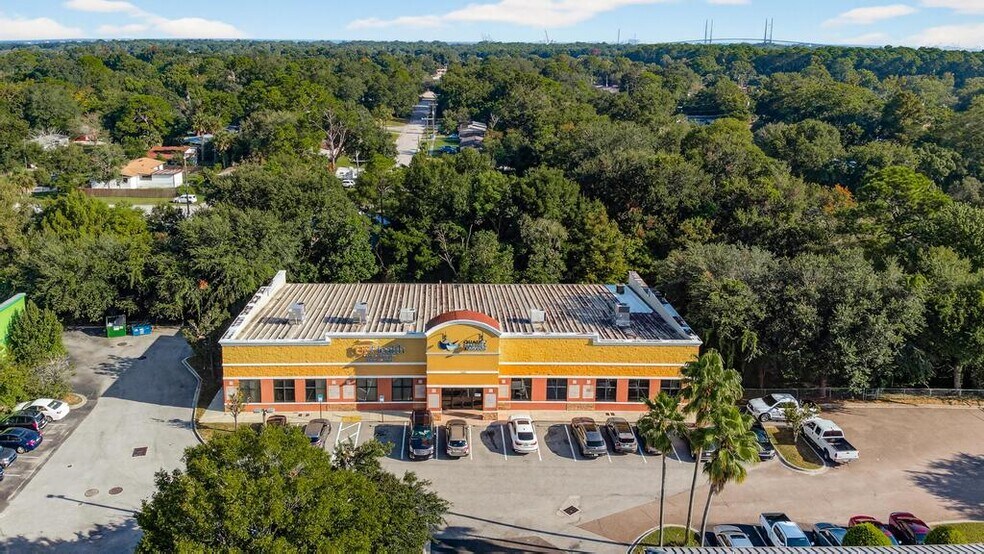 7645 Merrill Rd, Jacksonville, FL à louer - Photo de l’immeuble – Image 1 sur 20