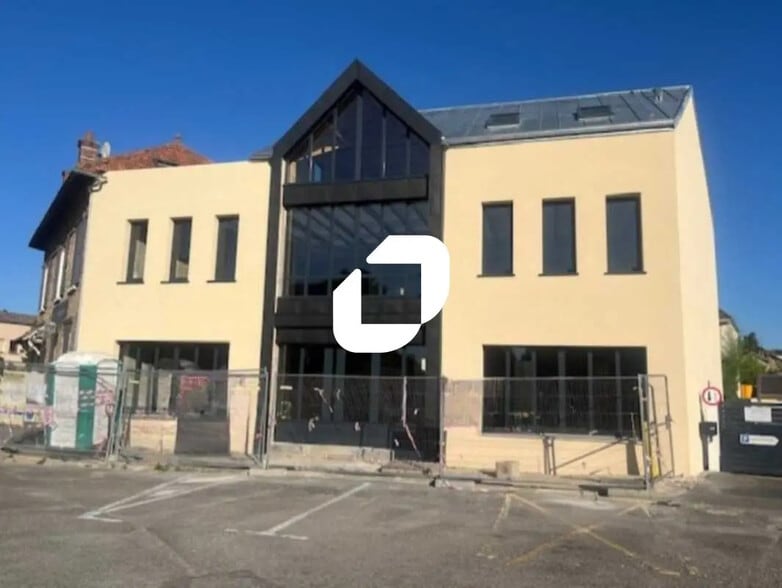 Local commercial dans Orgeval à louer - Photo de l’immeuble – Image 1 sur 1
