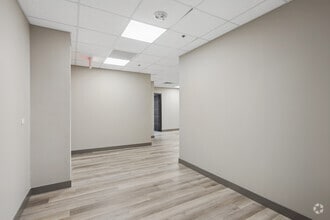 9950 Lawrence Ave, Schiller Park, IL à louer Photo intérieure– Image 2 sur 4