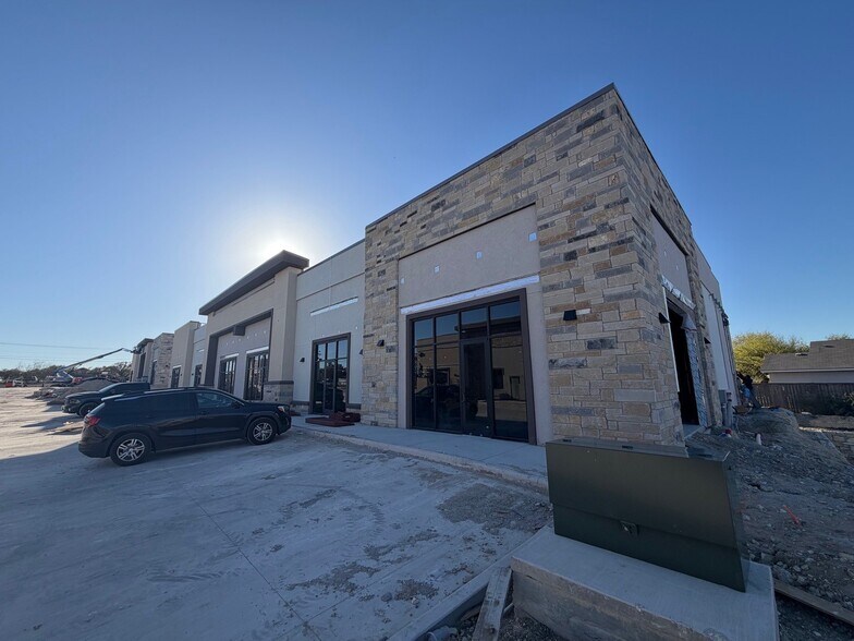 1012 Municipal Dr, Leander, TX à vendre - Photo de l’immeuble – Image 3 sur 5