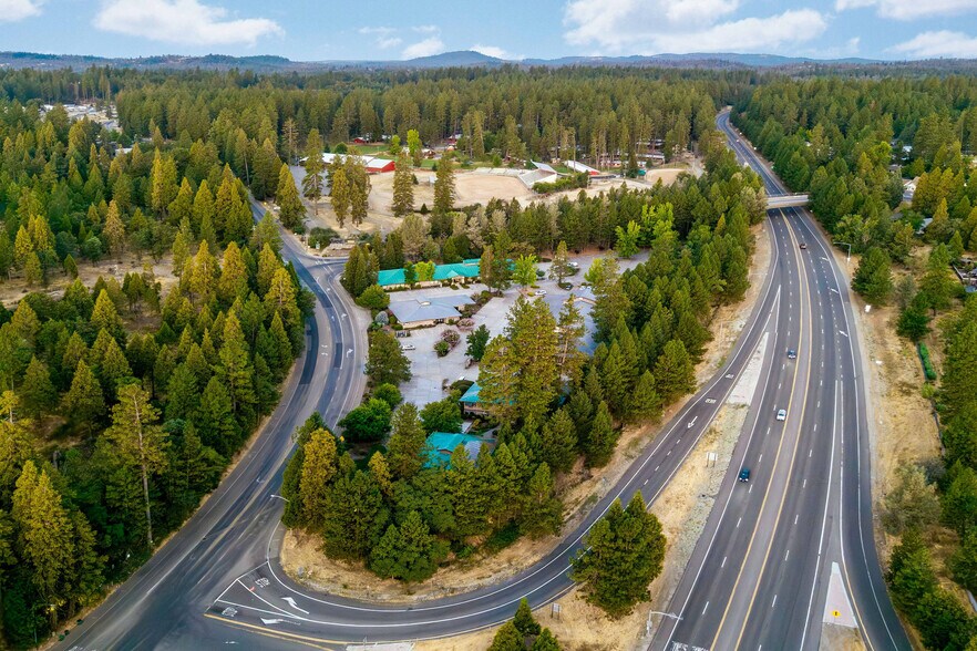 944 McCourtney Rd, Grass Valley, CA à louer - Photo de l’immeuble – Image 3 sur 42