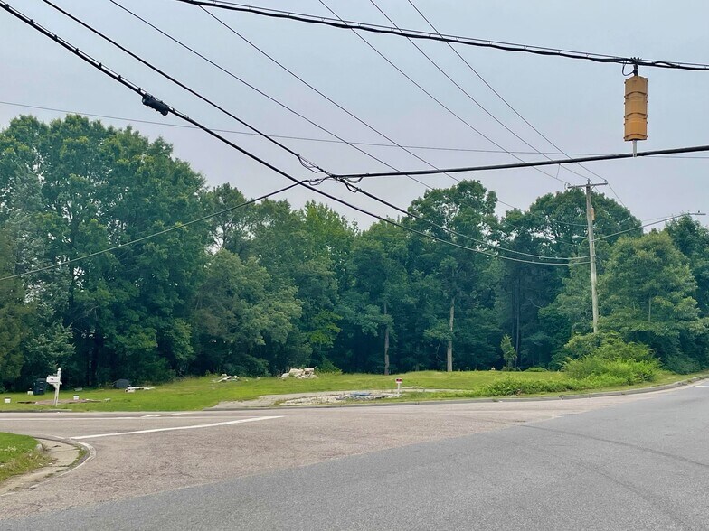 1100 W Roslyn Rd, Colonial Heights, VA à vendre - Photo de l’immeuble – Image 3 sur 8