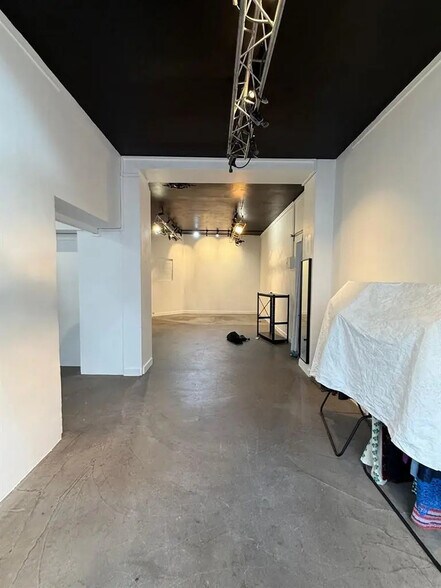 Local commercial dans Boulogne-Billancourt à louer - Photo de l’immeuble – Image 1 sur 3