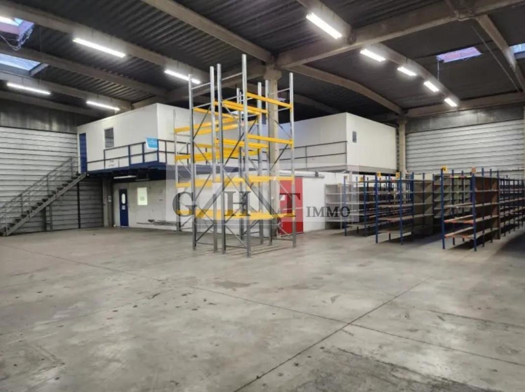 Industriel/Logistique dans Torcy à vendre Photo de l’immeuble– Image 1 sur 17