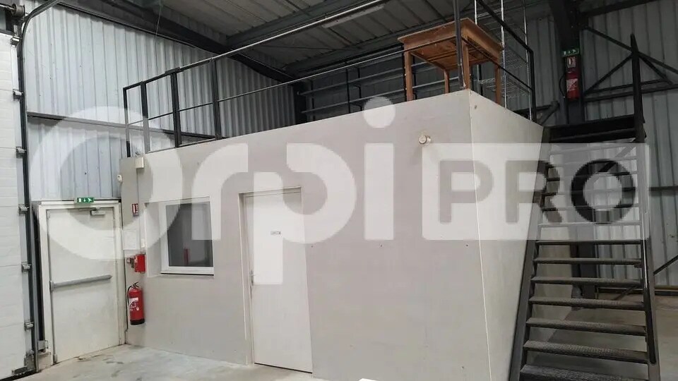 Local d’activités dans La Chapelle-des-Marais à louer - Photo de l’immeuble – Image 3 sur 6