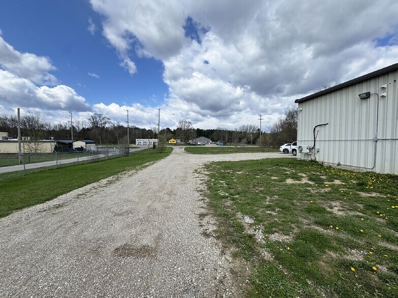 9408 N Saginaw St, Mount Morris, MI à vendre - Photo de l’immeuble – Image 2 sur 2