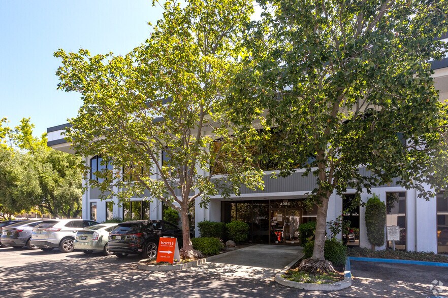 4984 El Camino Real, Los Altos, CA à louer - Photo de l’immeuble – Image 3 sur 4