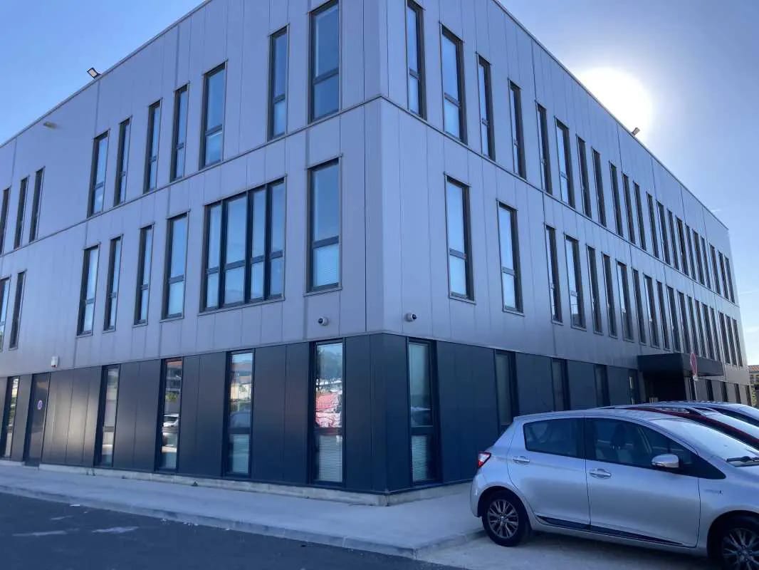 16 Rue Louis Leprince Ringuet, Marseille à louer Photo de l’immeuble– Image 1 sur 7