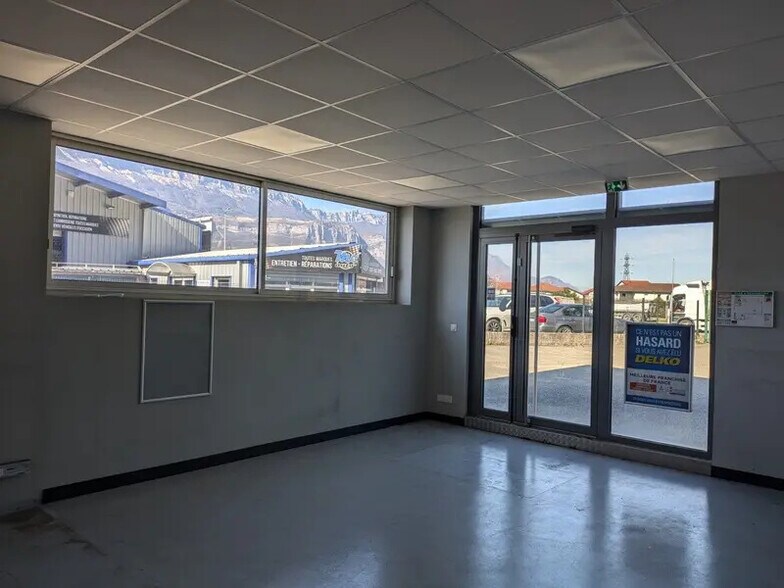 Bureau dans Crolles à louer - Photo intérieure – Image 3 sur 9