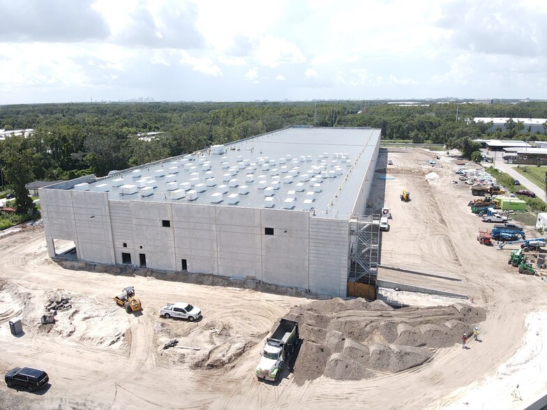 4908 W Linebaugh Ave, Tampa, FL à louer - Photo de la construction – Image 3 sur 3