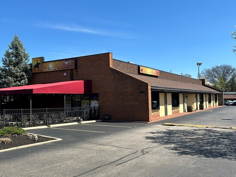 10766-10778 Montgomery Rd, Montgomery, OH à louer - Photo de l’immeuble – Image 3 sur 6