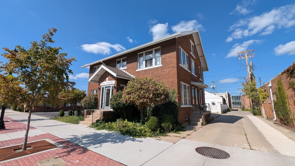 116 W 3rd St, Mishawaka, IN à vendre - Photo de l’immeuble – Image 1 sur 15