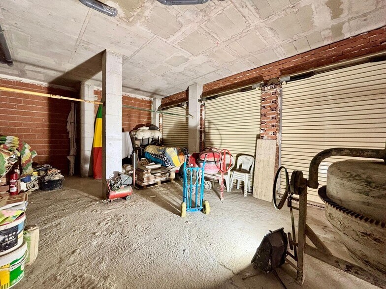 Local commercial dans Guardamar del Segura à vendre - Photo de l’immeuble – Image 2 sur 10