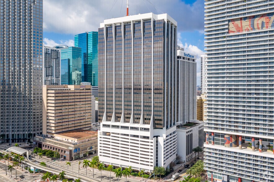 2 S biscayne Blvd, Miami, FL à louer - Photo de l’immeuble – Image 3 sur 35