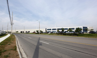 Plus de détails pour 1880 Matheson Blvd E, Mississauga, ON - Industriel/Logistique à louer