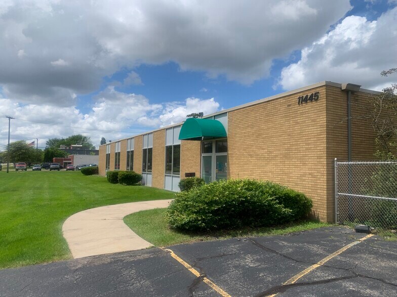 11445 Stephens Rd, Warren, MI à vendre - Photo de l’immeuble – Image 3 sur 11