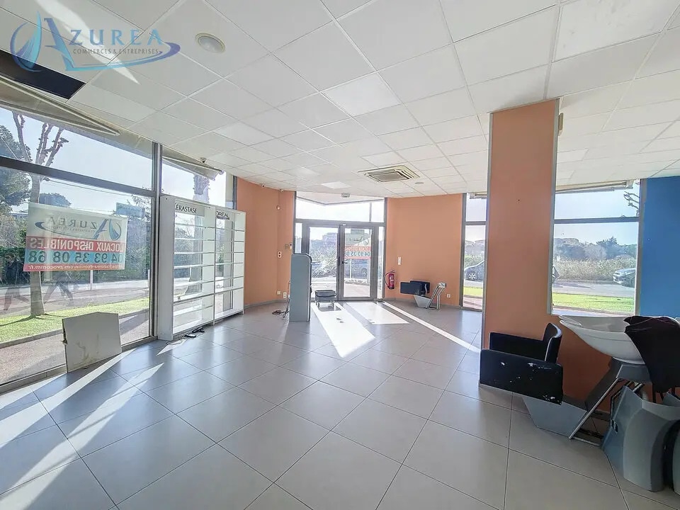 Local commercial dans Antibes à louer Photo intérieure– Image 1 sur 7