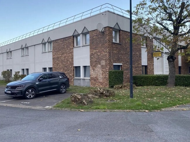 Plus de détails pour Local d’activités à vendre