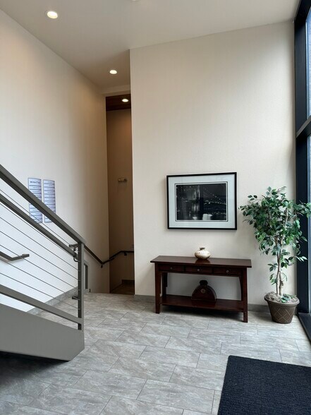 888 W 2nd St, Reno, NV à louer - Photo de l’immeuble – Image 2 sur 35