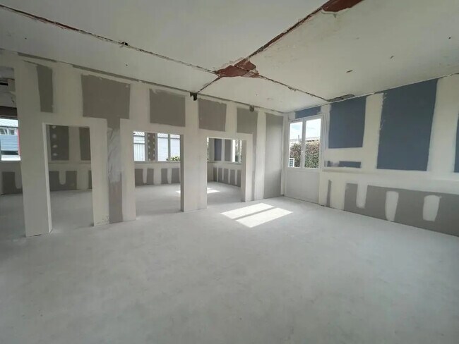 Plus de détails pour Bureau à vendre