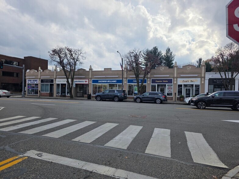 1072 Great Plain Ave, Needham, MA à louer - Photo de l’immeuble – Image 2 sur 4