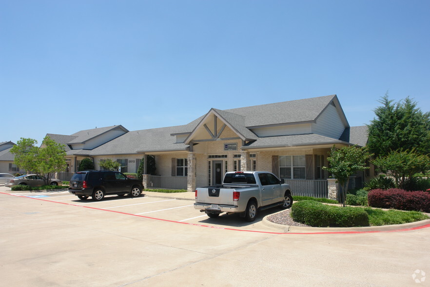 2613 Sagebrush Dr, Flower Mound, TX à louer - Photo de l’immeuble – Image 2 sur 6