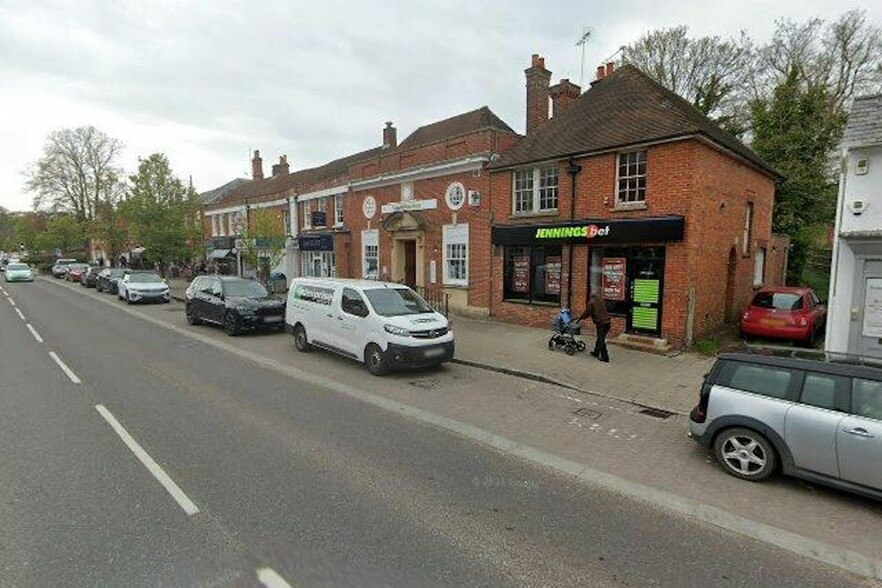 High St, Hartley Wintney à louer - Photo de l’immeuble – Image 1 sur 3