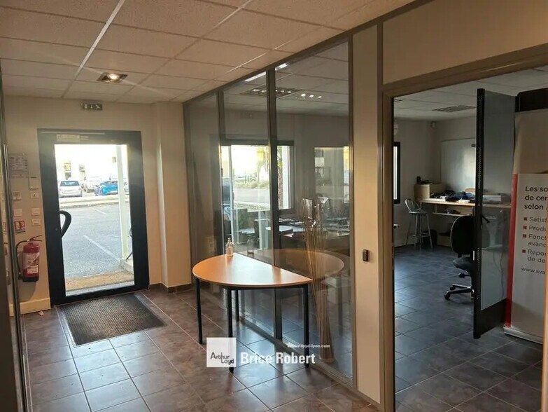 290 Rue Ferdinand Perrier, Saint-Priest à louer - Photo intérieure – Image 2 sur 8