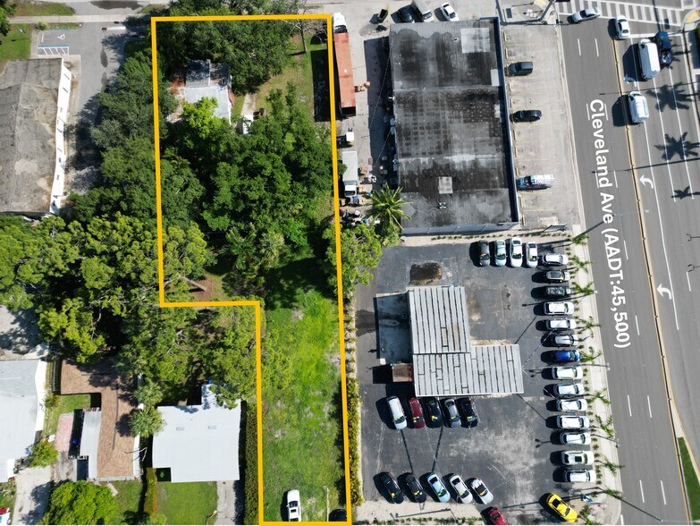 1950 Grace Ave, Fort Myers, FL à vendre - Photo de l’immeuble – Image 3 sur 22