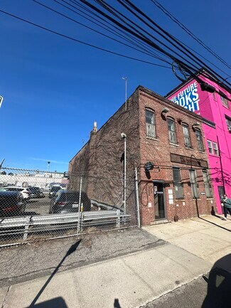 Plus de détails pour 1011 46th Ave, Long Island City, NY - Local d'activités à louer