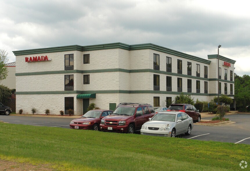 341 Airport Rd S, Pearl, MS à vendre - Photo de l’immeuble – Image 2 sur 2