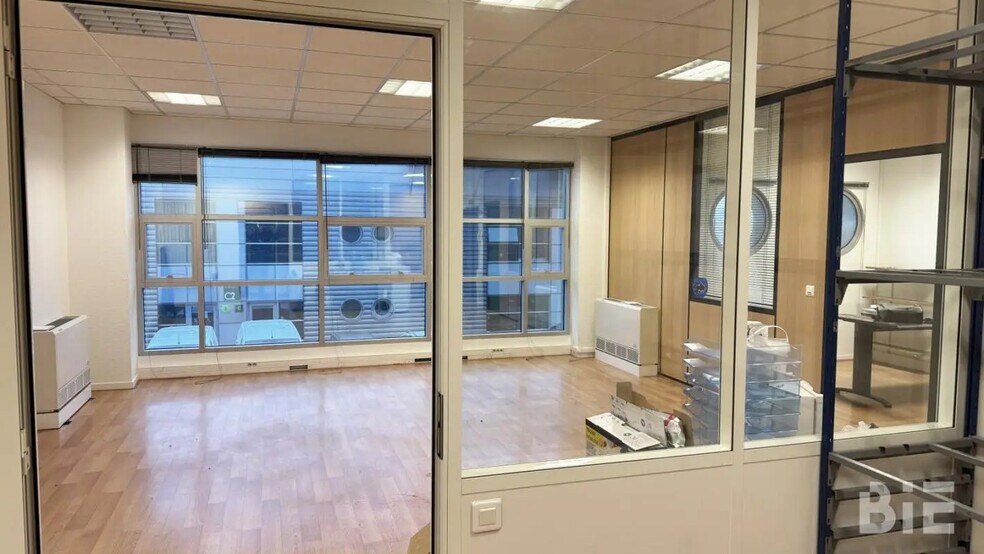 Bureau dans Floirac à louer - Photo de l’immeuble – Image 3 sur 5