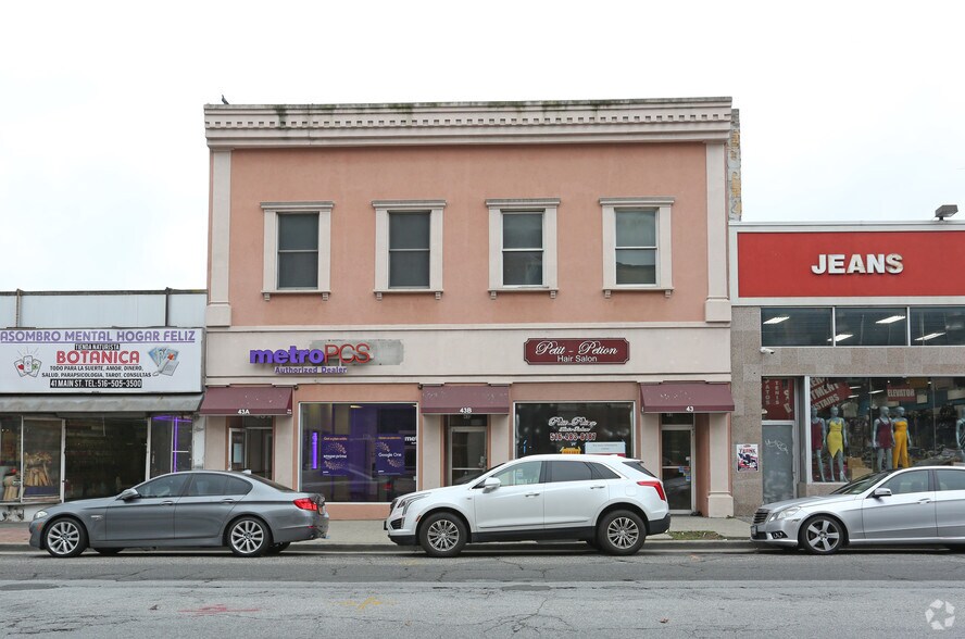 43 Main St, Hempstead, NY à louer - Photo principale – Image 1 sur 30