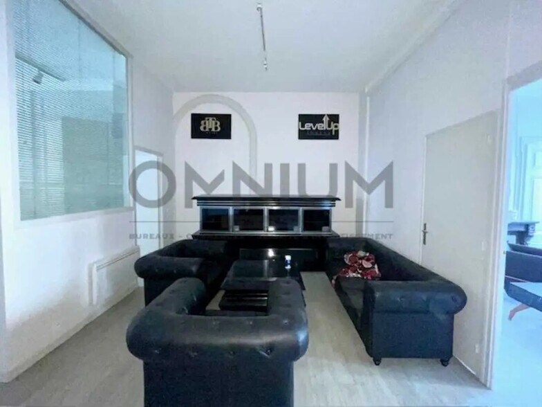 Bureau dans Lyon à louer - Photo de l’immeuble – Image 3 sur 7