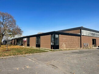 Plus de détails pour 8531-8533 Ch Delmeade, Mt Royal, QC - Industriel/Logistique à louer