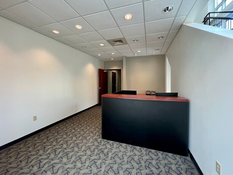 2320 W Morehead St, Charlotte, NC à louer - Photo intérieure – Image 3 sur 15